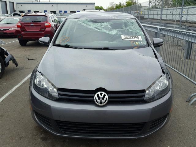 WVWDB7AJ5DW128278 - 2013 VOLKSWAGEN GOLF GRAY photo 9