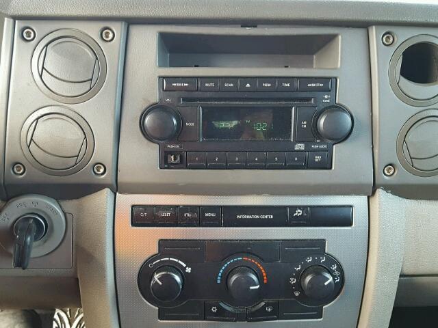 1J8HG48N46C245468 - 2006 JEEP COMMANDER TAN photo 9