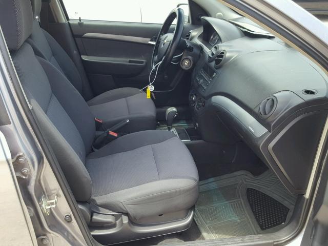 KL1TD5DE9AB119361 - 2010 CHEVROLET AVEO LS SILVER photo 5