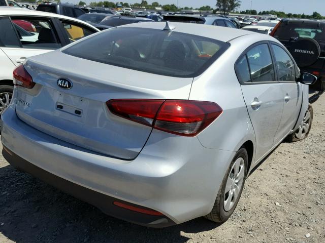 3KPFK4A76JE208903 - 2018 KIA FORTE LX SILVER photo 4