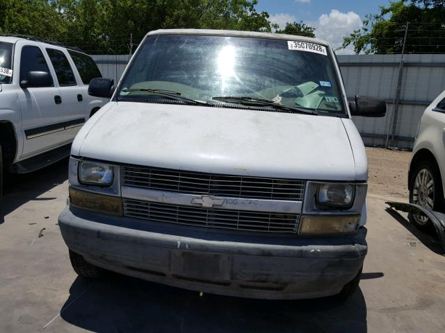 1GCDM19W8WB110813 - 1998 CHEVROLET ASTRO WHITE photo 9