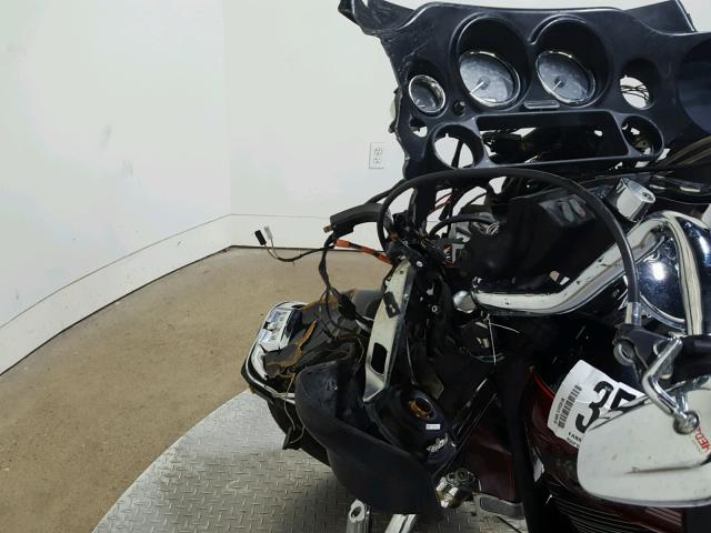 1HD1FCW195Y615125 - 2005 HARLEY-DAVIDSON FLHTCUI Екі түсті фото 13