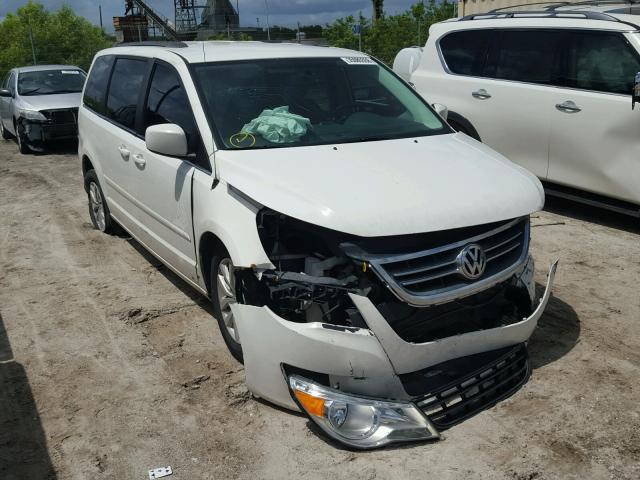 2C4RVABG1CR354936 - 2012 VOLKSWAGEN ROUTAN SE WHITE photo 1