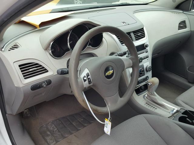 1G1ZB5EB4AF125373 - 2010 CHEVROLET MALIBU LS თეთრი ფოტო 9