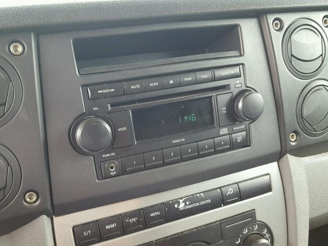 1J8HG48N26C274175 - 2006 JEEP COMMANDER GRAY photo 9