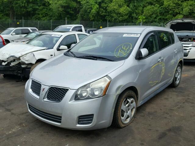 5Y2SP6E84AZ415311 - 2010 PONTIAC VIBE SILVER photo 2