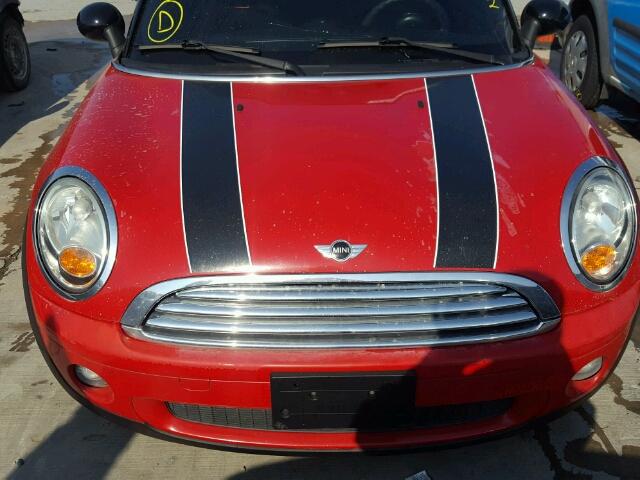 WMWMF33578TU66556 - 2008 MINI COOPER RED photo 9