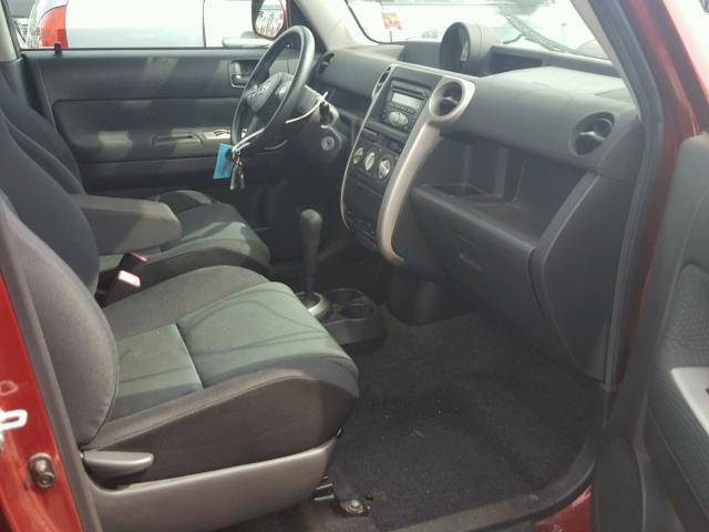 JTLKT324164068332 - 2006 TOYOTA SCION XB MAROON photo 5