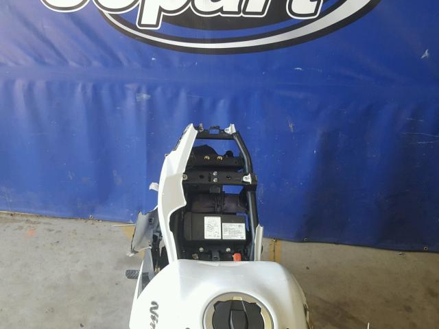 JKAEXEJ10HDA01656 - 2017 KAWASAKI EX650 J თეთრი ფოტო 6