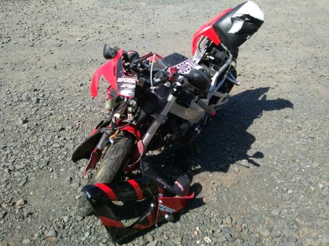 JH2SC440X1M102909 - 2001 HONDA CBR900 RR RED photo 2