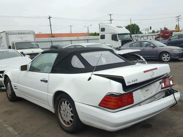 WDBFA67FXWF168706 - 1998 MERCEDES-BENZ SL 500 WHITE photo 3