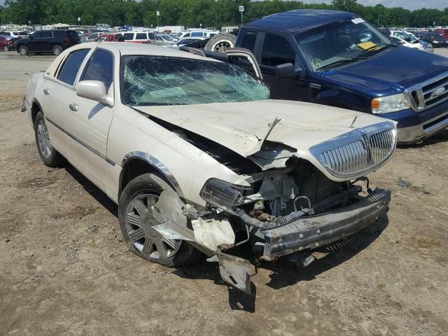 1LNHM83W93Y605755 - 2003 LINCOLN TOWN CAR C TAN photo 1