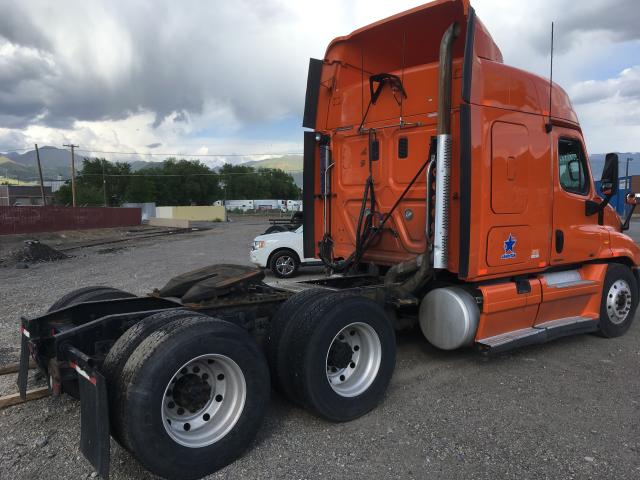 1FUJGLDR9BSAZ2402 - 2011 FREIGHTLINER CASCADIA 1 ORANGE photo 3