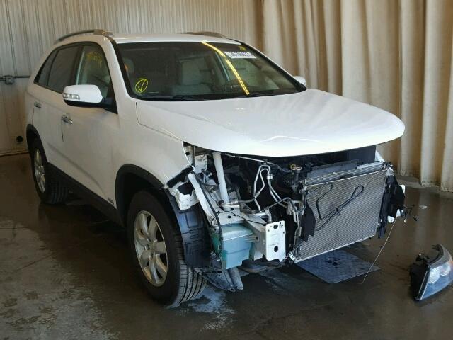 5XYKTDA20BG167379 - 2011 KIA SORENTO WHITE photo 1