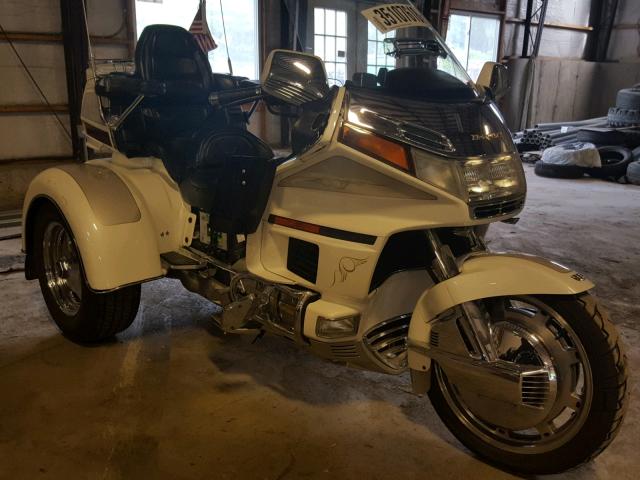 1HFSC2233VA900885 - 1997 HONDA GL1500 SE1 WHITE photo 1