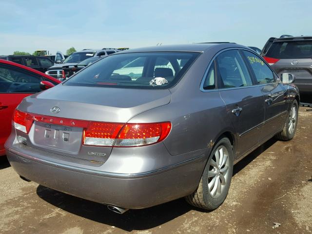 KMHFC46F76A055550 - 2006 HYUNDAI AZERA SE GRAY photo 4