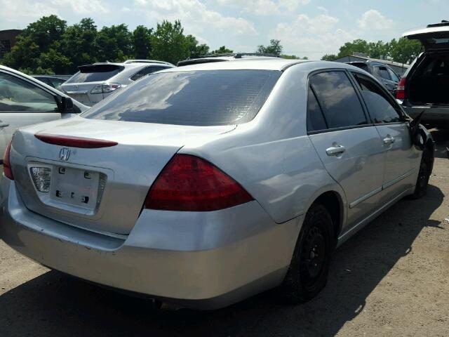 1HGCM56177A106384 - 2007 HONDA ACCORD VAL GRAY photo 4