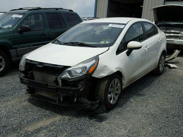 KNADM4A33C6076011 - 2012 KIA RIO LX WHITE photo 2