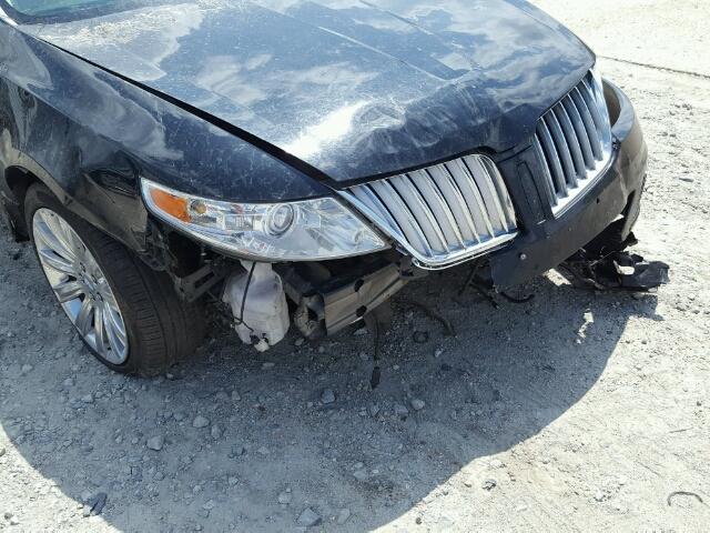 1LNHL9FTXCG802837 - 2012 LINCOLN MKS BLACK photo 9