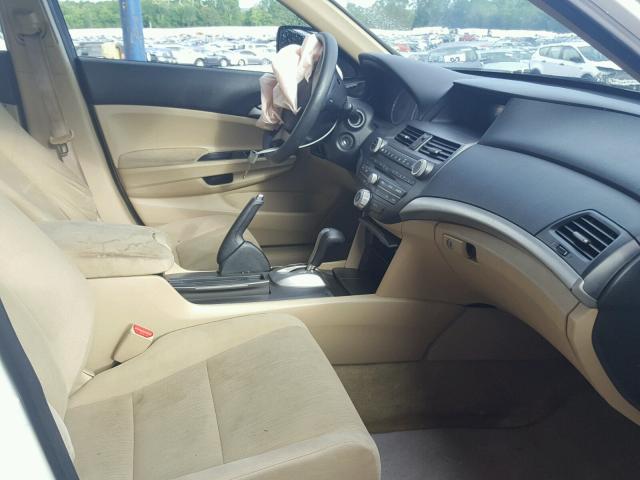 1HGCP2F46BA022288 - 2011 HONDA ACCORD LXP WHITE photo 5