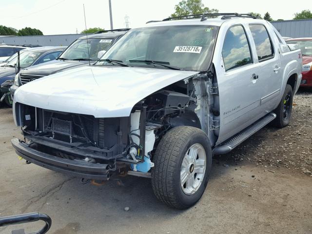 3GNTKFE77DG380284 - 2013 CHEVROLET AVALANCHE SILVER photo 2