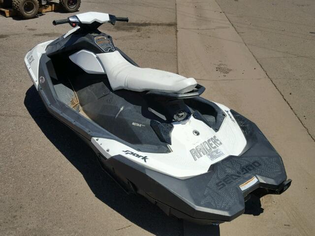 YDV15196F414 - 2014 BOMBARDIER JETSKI TWO TONE photo 3