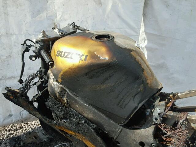 JS1GR7DA2T2103617 - 1996 SUZUKI GSX-R750 BURN photo 5