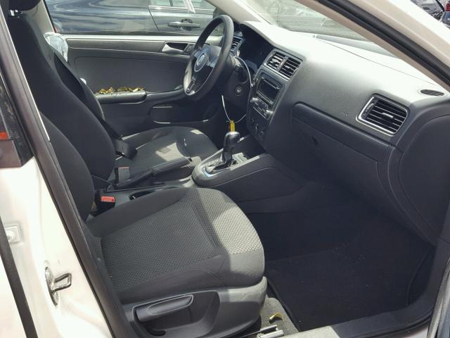 3VW2K7AJ6DM205597 - 2013 VOLKSWAGEN JETTA BASE 白色 照片 5