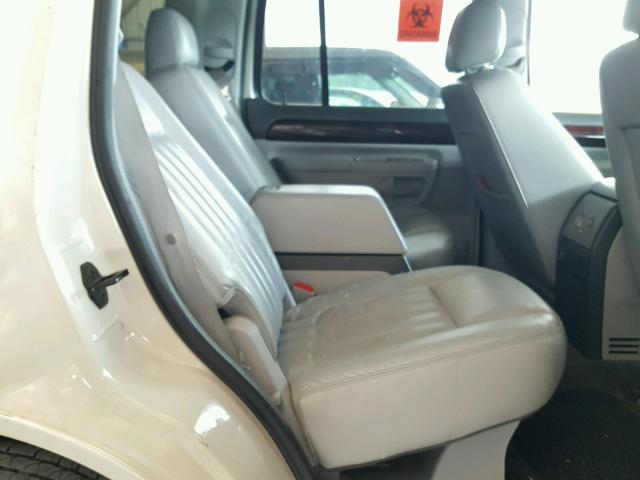 5LMEU88H65ZJ21663 - 2005 LINCOLN AVIATOR 白色 照片 6