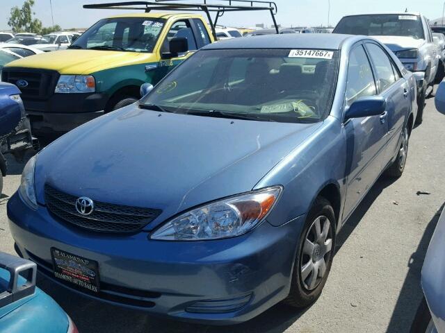 4T1BE32K04U810913 - 2004 TOYOTA CAMRY LE BLUE photo 2