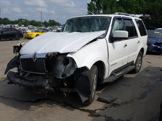 5LMFU27R64LJ09980 - 2004 LINCOLN NAVIGATOR WHITE photo 2