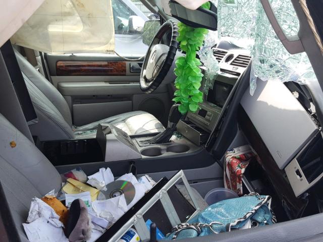 5LMFU27R64LJ09980 - 2004 LINCOLN NAVIGATOR WHITE photo 5