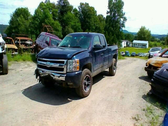 1GCRKSE38BZ441180 - 2011 CHEVROLET SILVERADO BLUE photo 2