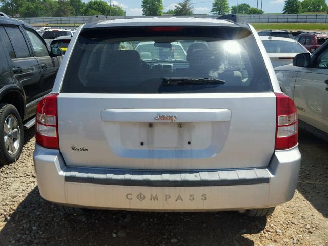 1J8FT47W47D221762 - 2007 JEEP COMPASS SILVER photo 9