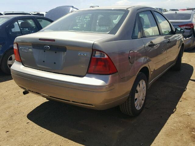 1FAFP34N05W304291 - 2005 FORD FOCUS ZX4 GOLD photo 4