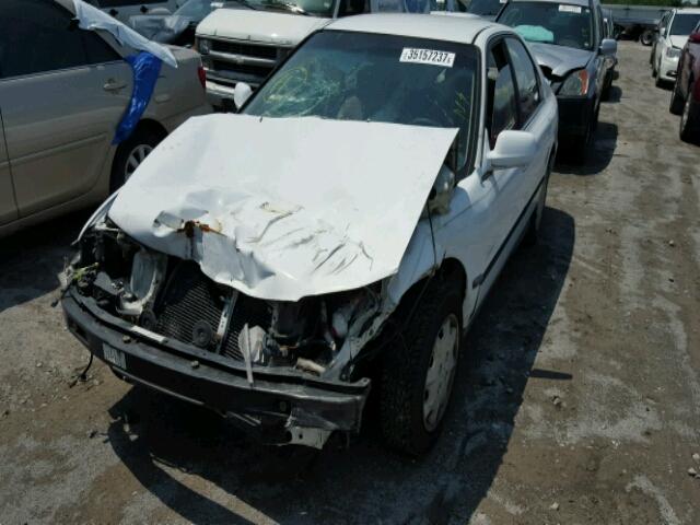 1HGCD5535TA235883 - 1996 HONDA ACCORD LX WHITE photo 2