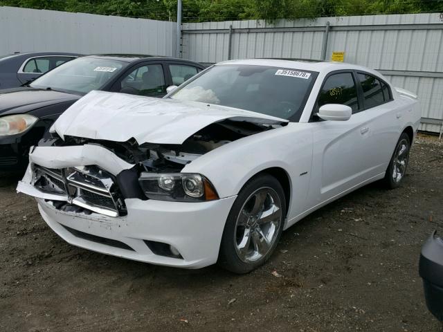 2C3CDXCT4DH570752 - 2013 DODGE CHARGER R/ WHITE photo 2