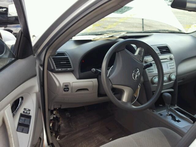 4T1BE46K07U634319 - 2007 TOYOTA CAMRY NEW SILVER photo 9