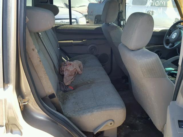 1J8HG48K06C257588 - 2006 JEEP COMMANDER GOLD photo 6