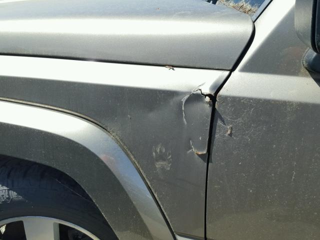 1J8HG48K06C257588 - 2006 JEEP COMMANDER GOLD photo 9