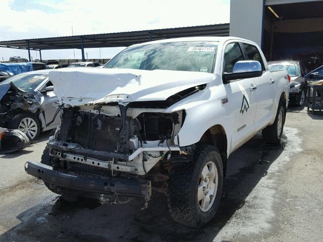 5TBDV58177S482219 - 2007 TOYOTA TUNDRA CRE WHITE photo 2