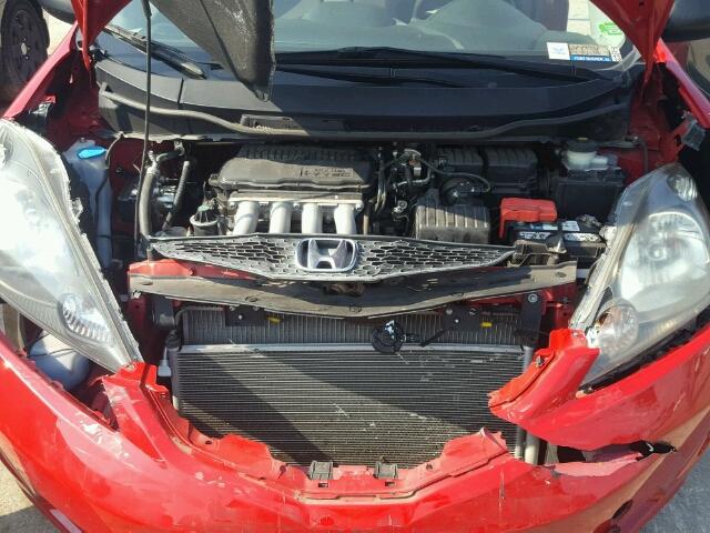 JHMGE8G24AC028064 - 2010 HONDA FIT RED photo 7