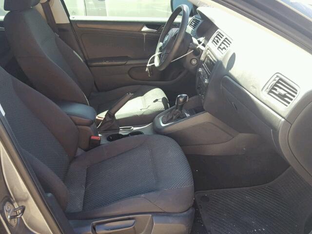 3VW2K7AJ4DM295980 - 2013 VOLKSWAGEN JETTA BASE 石墨色 照片 5