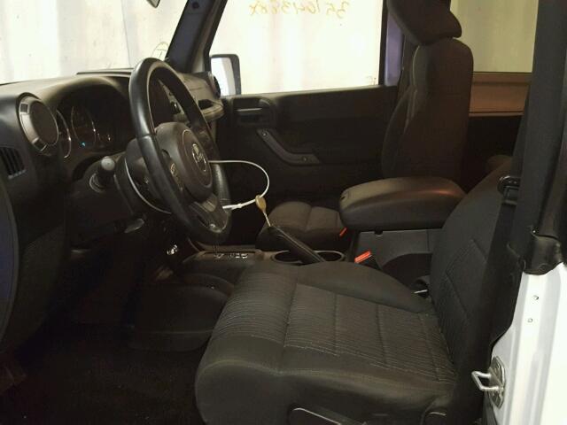 1C4AJWAG2CL281088 - 2012 JEEP WRANGLER S 白色 照片 5