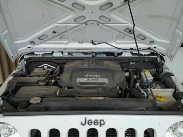 1C4AJWAG2CL281088 - 2012 JEEP WRANGLER S 白色 照片 7