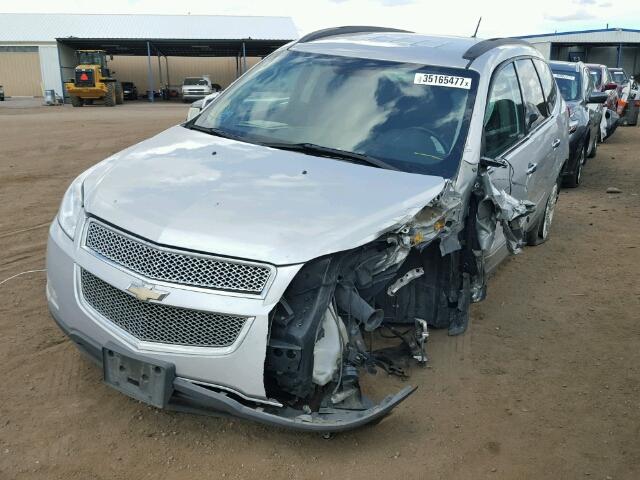 1GNKVGED2BJ241545 - 2011 CHEVROLET TRAVERSE SILVER photo 2