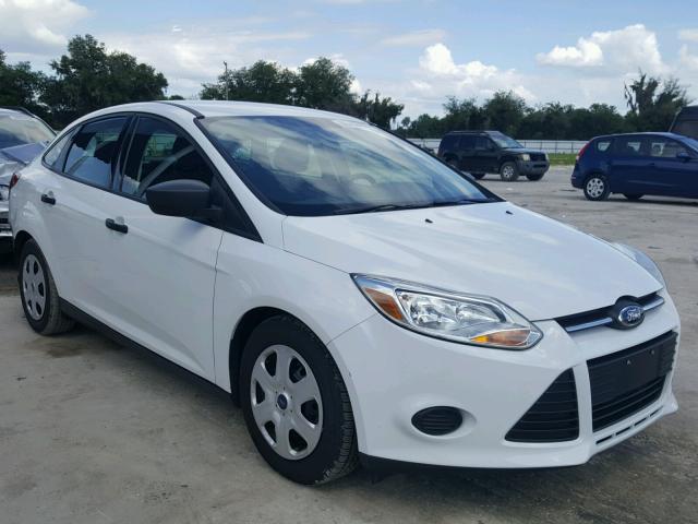 1FAHP3E2XCL451620 - 2012 FORD FOCUS S WHITE photo 1