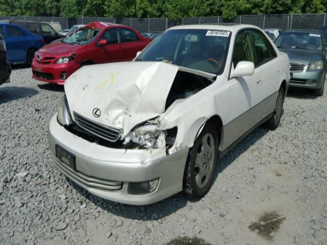 JT8BF28G910319028 - 2001 LEXUS ES 300 WHITE photo 2