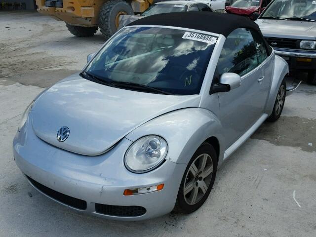 3VWRG31Y36M333854 - 2006 VOLKSWAGEN NEW BEETLE SILVER photo 2