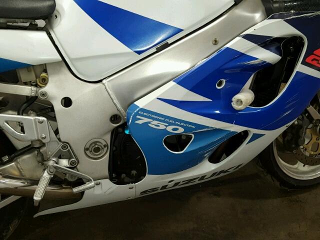 JS1GR7DAXW2104311 - 1998 SUZUKI GSX-R750 WHITE photo 7